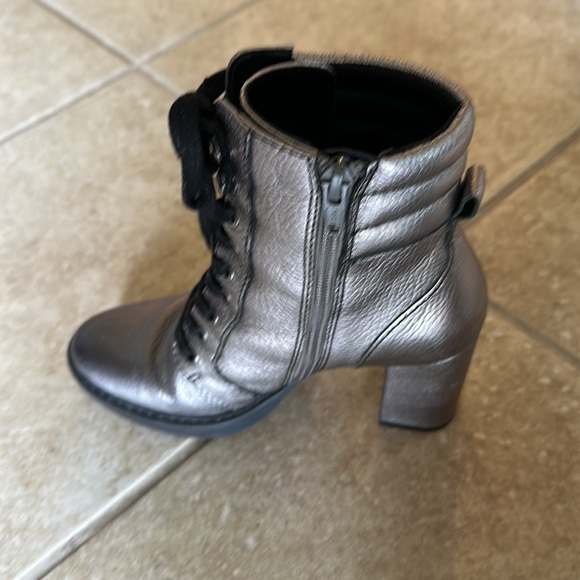 🌟Host Pick✨Naturalizer- Callie 2 Pewter EUC - Picture 3 of 11